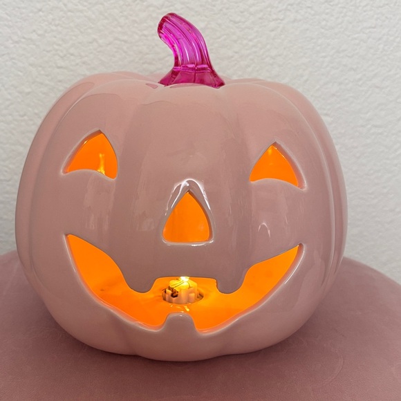 Pink jack-o’-lantern - Picture 1 of 6